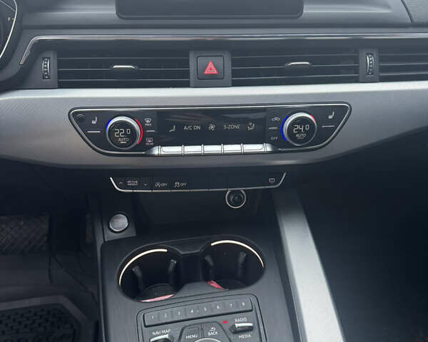 Белый Ауди А4, объемом двигателя 2 л и пробегом 115 тыс. км за 18700 $, фото 9 на Automoto.ua