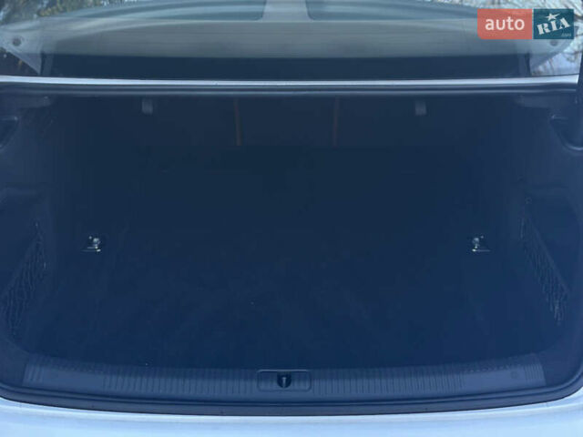 Білий Ауді А4, об'ємом двигуна 2 л та пробігом 158 тис. км за 17300 $, фото 16 на Automoto.ua