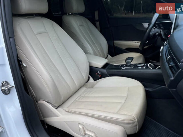 Белый Ауди А4, объемом двигателя 2 л и пробегом 222 тыс. км за 18199 $, фото 6 на Automoto.ua