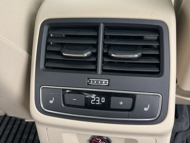 Белый Ауди А4, объемом двигателя 2 л и пробегом 170 тыс. км за 20000 $, фото 5 на Automoto.ua