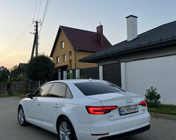 Білий Ауді А4, об'ємом двигуна 1.98 л та пробігом 183 тис. км за 17000 $, фото 4 на Automoto.ua