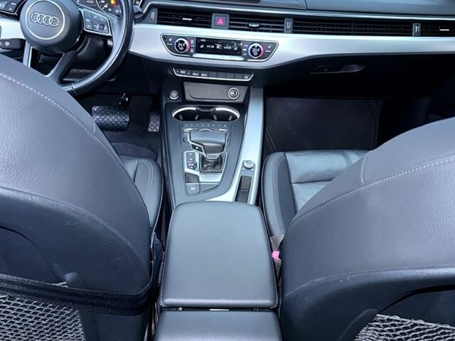 Білий Ауді А4, об'ємом двигуна 2 л та пробігом 38 тис. км за 16700 $, фото 7 на Automoto.ua