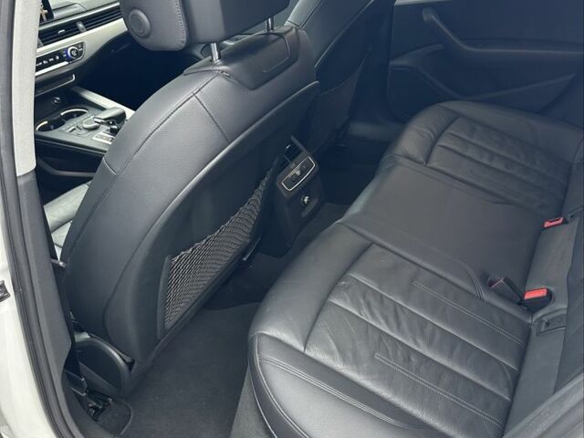 Белый Ауди А4, объемом двигателя 2 л и пробегом 140 тыс. км за 14300 $, фото 4 на Automoto.ua