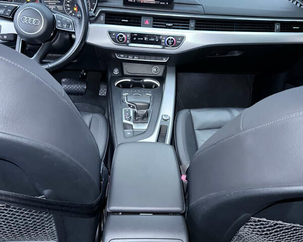 Белый Ауди А4, объемом двигателя 2 л и пробегом 38 тыс. км за 16700 $, фото 6 на Automoto.ua