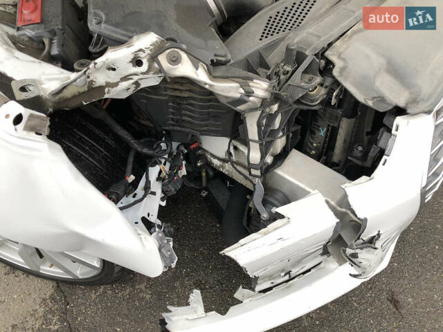 Білий Ауді А4, об'ємом двигуна 2 л та пробігом 173 тис. км за 12345 $, фото 56 на Automoto.ua