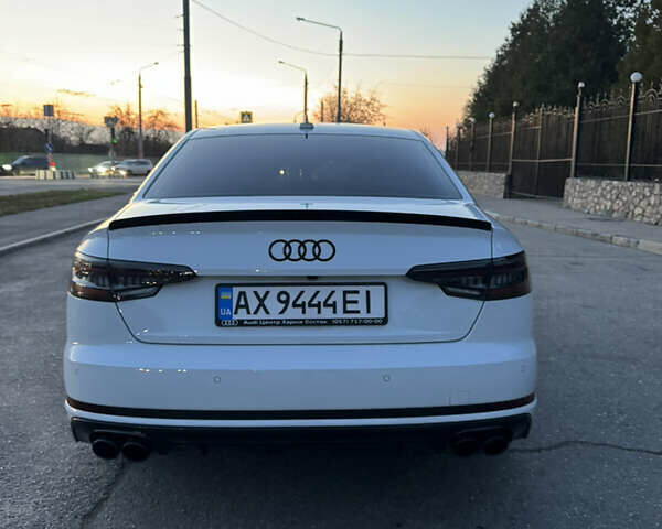 Белый Ауди А4, объемом двигателя 1.98 л и пробегом 65 тыс. км за 25000 $, фото 36 на Automoto.ua