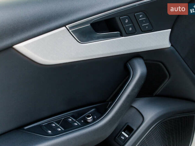 Білий Ауді А4, об'ємом двигуна 2 л та пробігом 145 тис. км за 18000 $, фото 8 на Automoto.ua