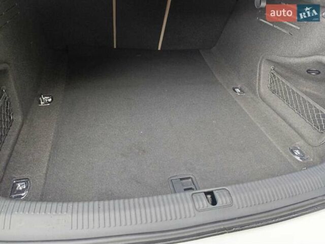 Білий Ауді А4, об'ємом двигуна 1.98 л та пробігом 105 тис. км за 20000 $, фото 17 на Automoto.ua