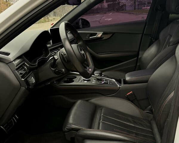 Белый Ауди А4, объемом двигателя 1.98 л и пробегом 129 тыс. км за 22900 $, фото 13 на Automoto.ua