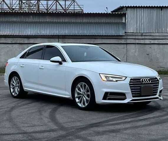 Белый Ауди А4, объемом двигателя 2 л и пробегом 45 тыс. км за 12700 $, фото 1 на Automoto.ua