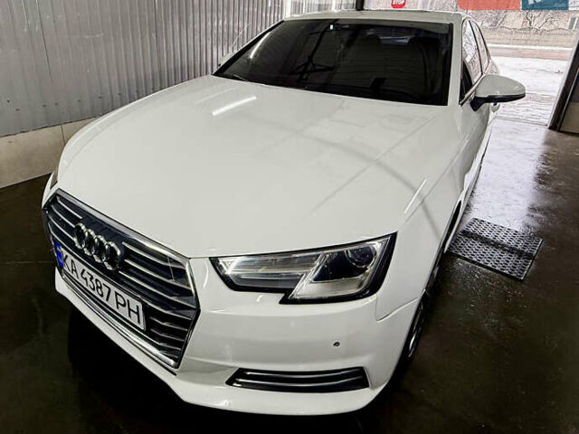 Белый Ауди А4, объемом двигателя 2 л и пробегом 335 тыс. км за 14900 $, фото 19 на Automoto.ua