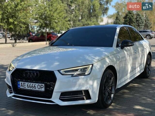 Білий Ауді А4, об'ємом двигуна 1.98 л та пробігом 112 тис. км за 19900 $, фото 4 на Automoto.ua