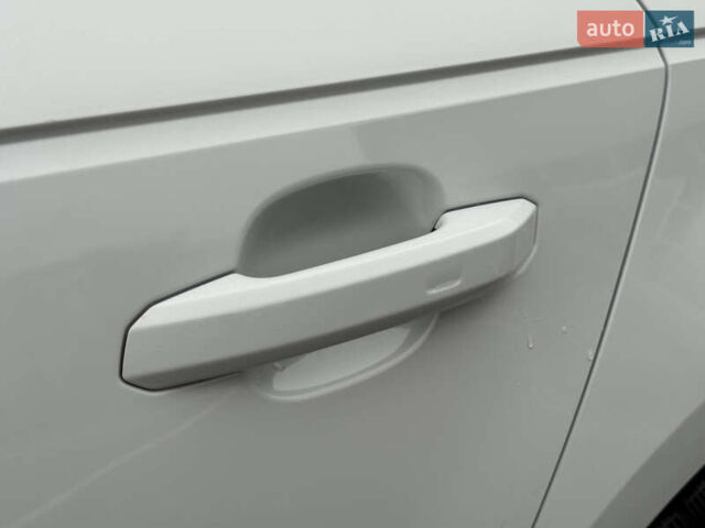 Білий Ауді А4, об'ємом двигуна 1.98 л та пробігом 163 тис. км за 17200 $, фото 21 на Automoto.ua