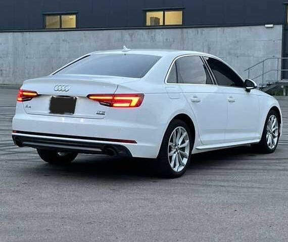 Белый Ауди А4, объемом двигателя 2 л и пробегом 45 тыс. км за 12700 $, фото 2 на Automoto.ua