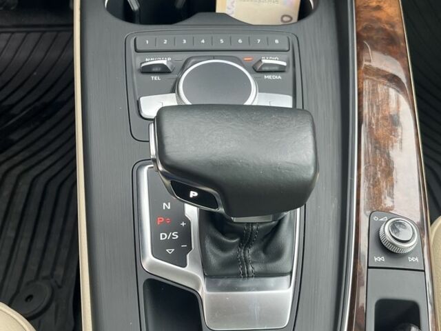 Белый Ауди А4, объемом двигателя 2 л и пробегом 170 тыс. км за 20000 $, фото 4 на Automoto.ua