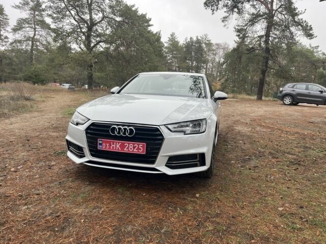 Белый Ауди А4, объемом двигателя 2 л и пробегом 170 тыс. км за 20000 $, фото 1 на Automoto.ua