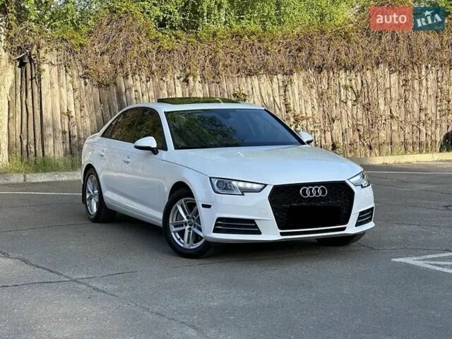 Білий Ауді А4, об'ємом двигуна 2 л та пробігом 142 тис. км за 17999 $, фото 3 на Automoto.ua