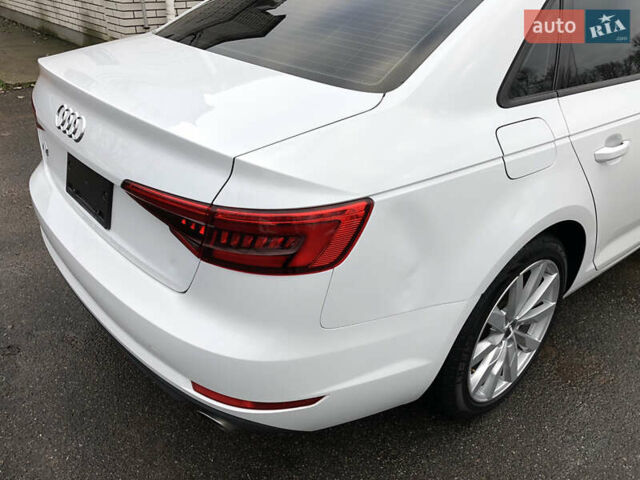 Білий Ауді А4, об'ємом двигуна 2 л та пробігом 173 тис. км за 12345 $, фото 12 на Automoto.ua