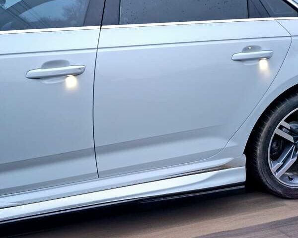 Білий Ауді А4, об'ємом двигуна 1.98 л та пробігом 158 тис. км за 25000 $, фото 13 на Automoto.ua