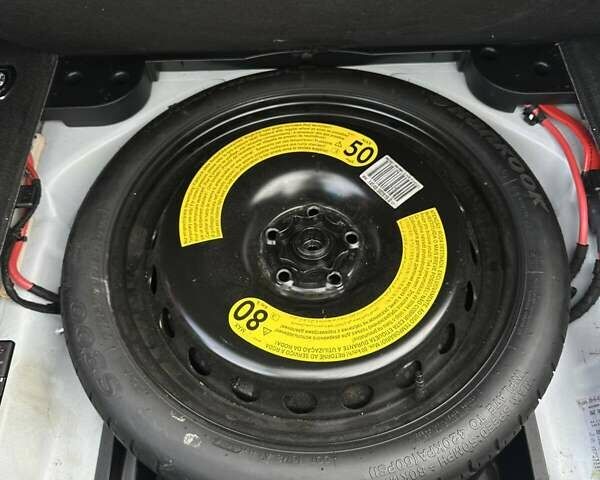 Ауді А4 2017 у Городке на Automoto.ua Білий Ауді А4, об'ємом двигуна 1.98 л та пробігом 230 тис. км за 18500 $, фото 26 на Automoto.ua