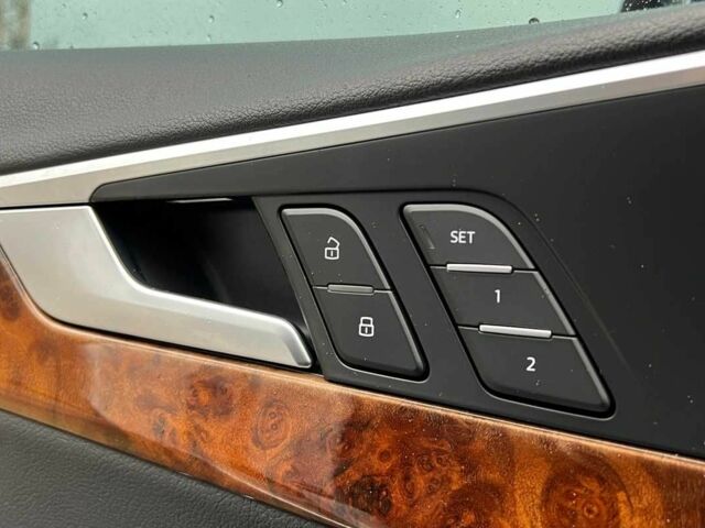 Білий Ауді А4, об'ємом двигуна 2 л та пробігом 134 тис. км за 16000 $, фото 20 на Automoto.ua