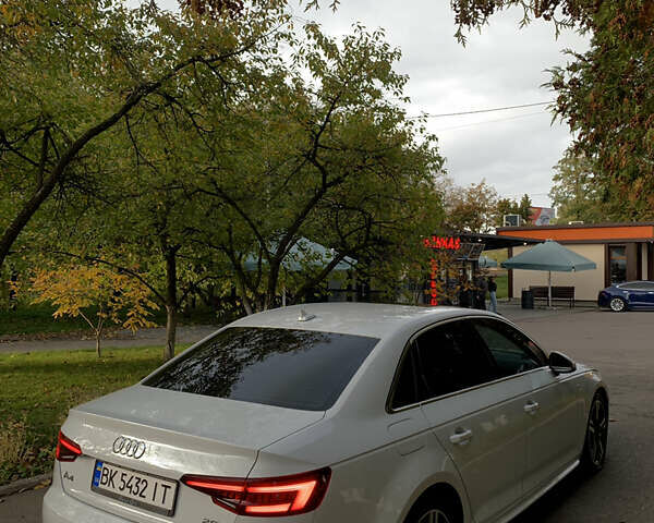 Белый Ауди А4, объемом двигателя 1.98 л и пробегом 149 тыс. км за 17700 $, фото 2 на Automoto.ua