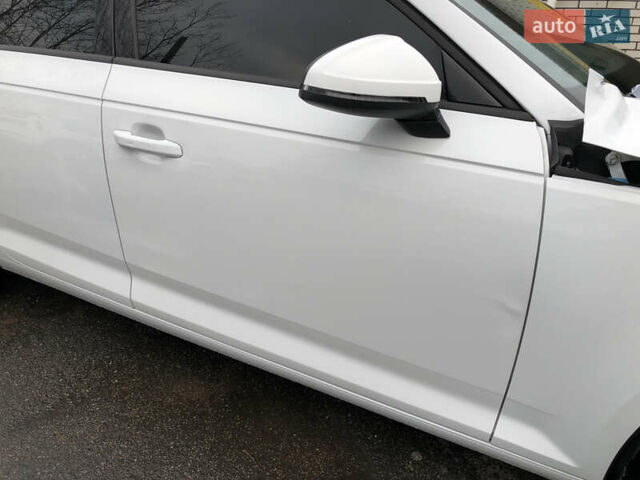 Білий Ауді А4, об'ємом двигуна 2 л та пробігом 173 тис. км за 12345 $, фото 9 на Automoto.ua