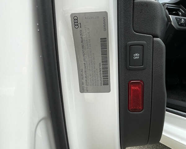 Белый Ауди А4, объемом двигателя 1.98 л и пробегом 229 тыс. км за 16499 $, фото 7 на Automoto.ua