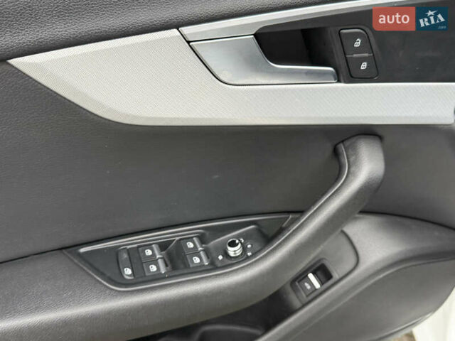 Белый Ауди А4, объемом двигателя 2 л и пробегом 178 тыс. км за 14999 $, фото 46 на Automoto.ua