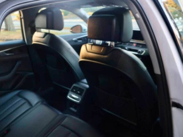 Белый Ауди А4, объемом двигателя 2 л и пробегом 68 тыс. км за 12999 $, фото 11 на Automoto.ua