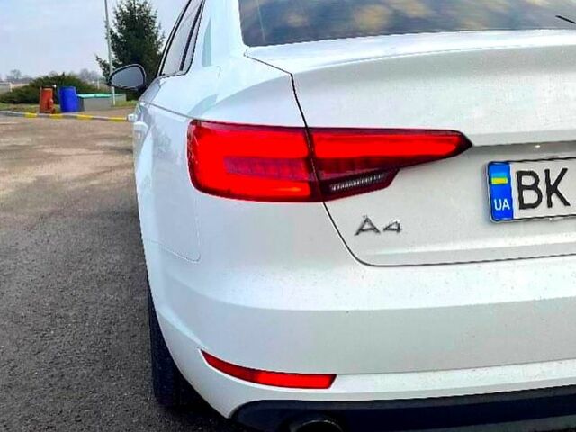 Білий Ауді А4, об'ємом двигуна 2 л та пробігом 183 тис. км за 17000 $, фото 1 на Automoto.ua