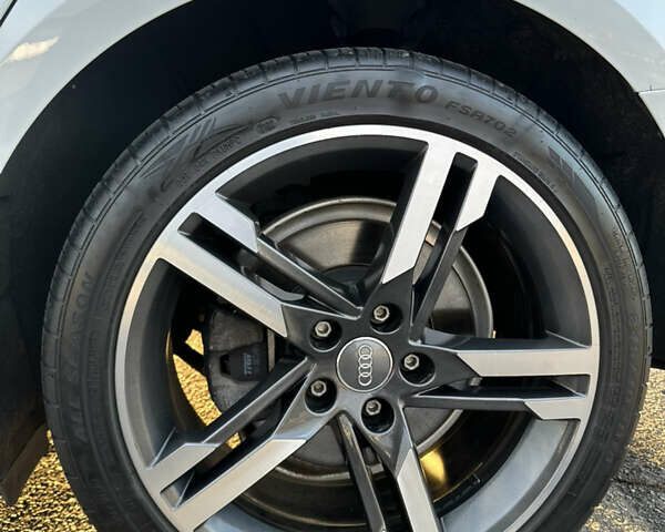 Білий Ауді А4, об'ємом двигуна 1.98 л та пробігом 162 тис. км за 20500 $, фото 14 на Automoto.ua