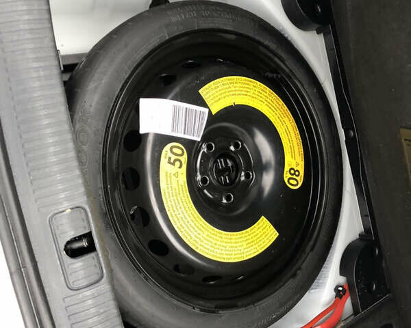 Білий Ауді А4, об'ємом двигуна 2 л та пробігом 173 тис. км за 12345 $, фото 52 на Automoto.ua