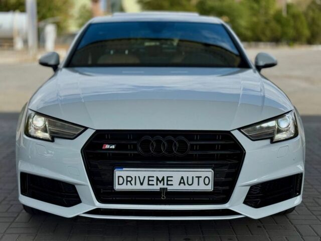 Білий Ауді А4, об'ємом двигуна 2 л та пробігом 173 тис. км за 16999 $, фото 1 на Automoto.ua