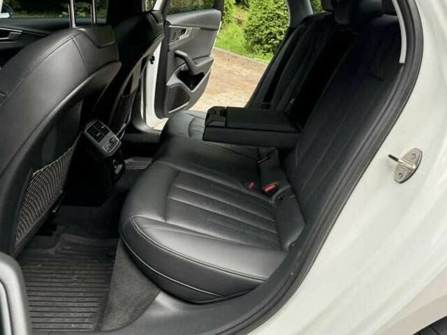 Белый Ауди А4, объемом двигателя 2 л и пробегом 82 тыс. км за 14000 $, фото 16 на Automoto.ua