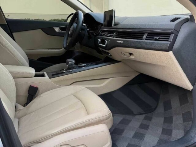 Білий Ауді А4, об'ємом двигуна 2 л та пробігом 63 тис. км за 8400 $, фото 7 на Automoto.ua