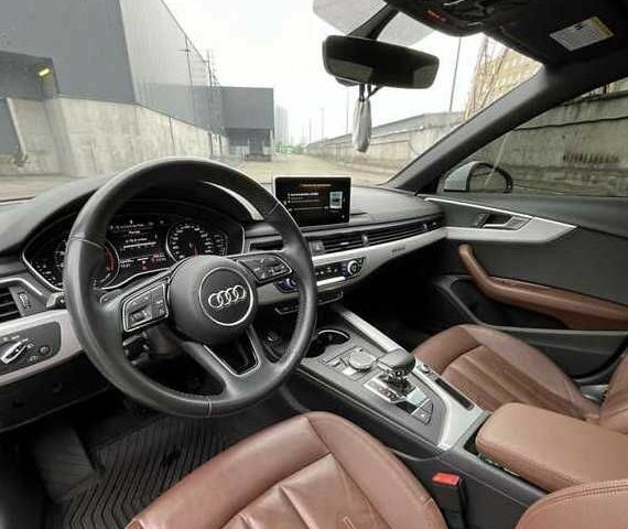 Белый Ауди А4, объемом двигателя 2 л и пробегом 45 тыс. км за 12700 $, фото 9 на Automoto.ua