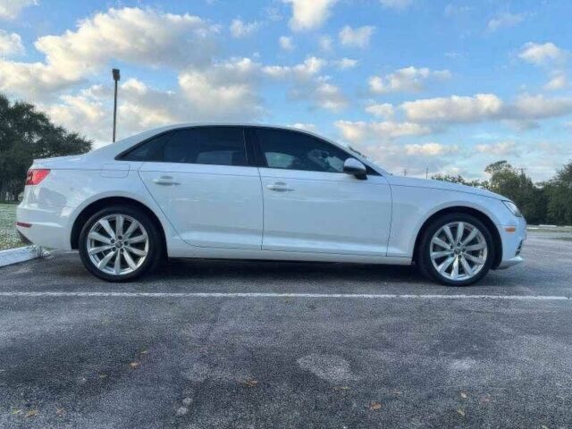 Белый Ауди А4, объемом двигателя 2 л и пробегом 98 тыс. км за 12999 $, фото 3 на Automoto.ua