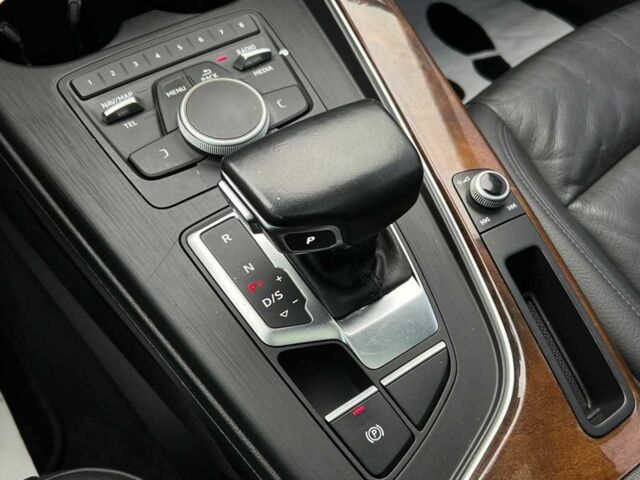 Білий Ауді А4, об'ємом двигуна 2 л та пробігом 134 тис. км за 16000 $, фото 18 на Automoto.ua