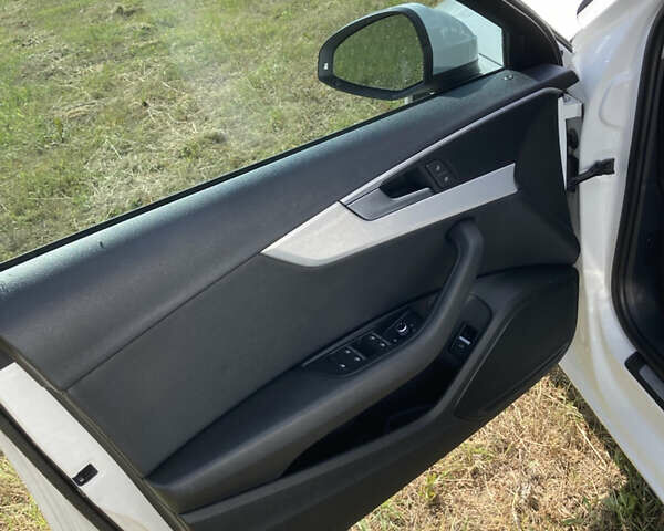 Белый Ауди А4, объемом двигателя 1.98 л и пробегом 116 тыс. км за 17500 $, фото 19 на Automoto.ua