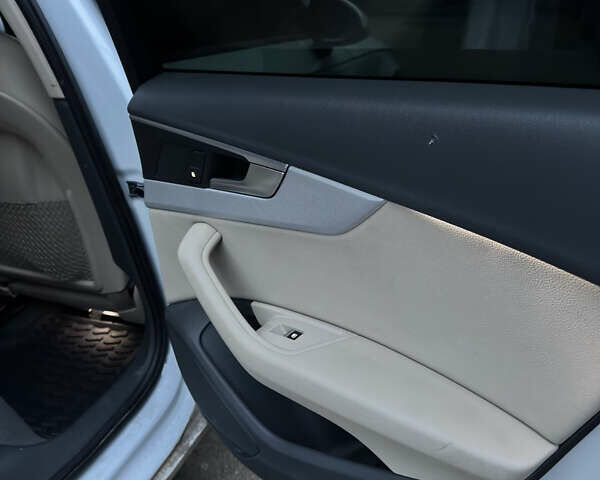 Білий Ауді А4, об'ємом двигуна 1.98 л та пробігом 145 тис. км за 13700 $, фото 11 на Automoto.ua