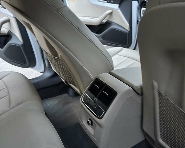 Білий Ауді А4, об'ємом двигуна 1.98 л та пробігом 145 тис. км за 13700 $, фото 16 на Automoto.ua