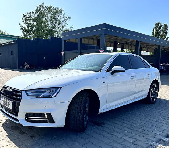 Белый Ауди А4, объемом двигателя 2 л и пробегом 216 тыс. км за 19999 $, фото 6 на Automoto.ua