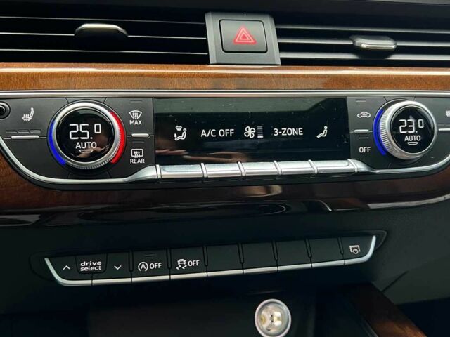 Білий Ауді А4, об'ємом двигуна 2 л та пробігом 134 тис. км за 16000 $, фото 16 на Automoto.ua