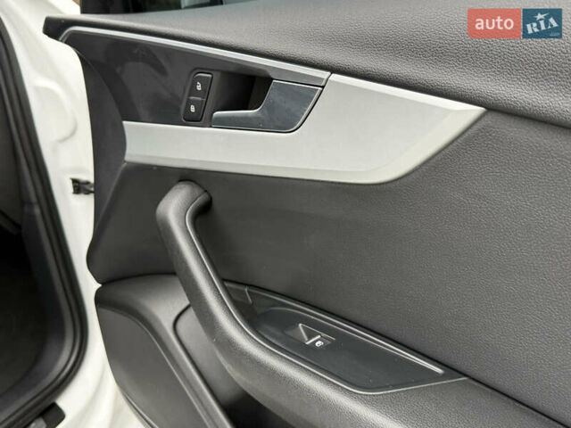 Белый Ауди А4, объемом двигателя 2 л и пробегом 178 тыс. км за 14999 $, фото 34 на Automoto.ua