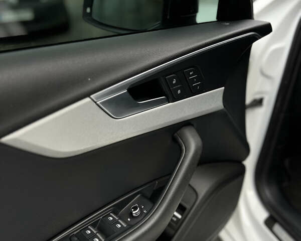 Белый Ауди А4, объемом двигателя 1.98 л и пробегом 192 тыс. км за 16900 $, фото 13 на Automoto.ua