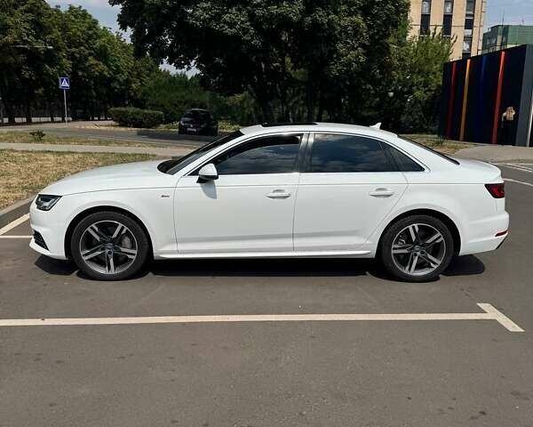 Белый Ауди А4, объемом двигателя 1.98 л и пробегом 85 тыс. км за 25000 $, фото 2 на Automoto.ua