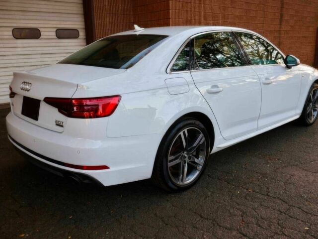 Белый Ауди А4, объемом двигателя 2 л и пробегом 68 тыс. км за 12999 $, фото 6 на Automoto.ua