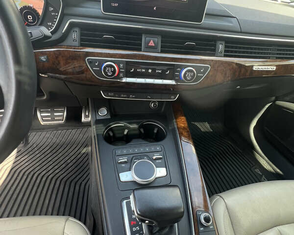 Белый Ауди А4, объемом двигателя 2 л и пробегом 117 тыс. км за 23500 $, фото 18 на Automoto.ua