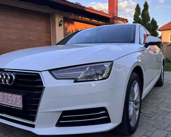 Білий Ауді А4, об'ємом двигуна 2 л та пробігом 209 тис. км за 16700 $, фото 5 на Automoto.ua